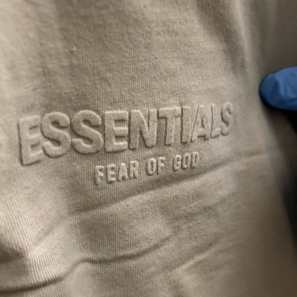 ✨Men’s - Fear Of God ‘Essentials’ T-Shirt (SS22)✨ - Picture 7 of 16
